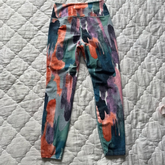 L.L.Bean Everyday Performance 7/8 Pocket Tights Watercolor Paint Brush Small - Picture 6 of 13